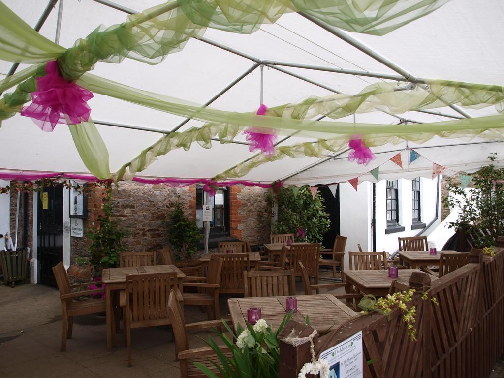 Manor Inn Galmpton エクステリア 写真